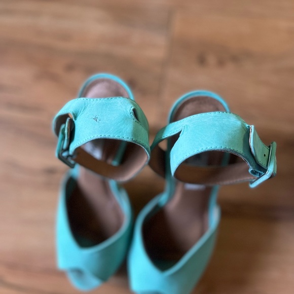 Steve Madden Mint Platform Heel - Picture 2 of 5